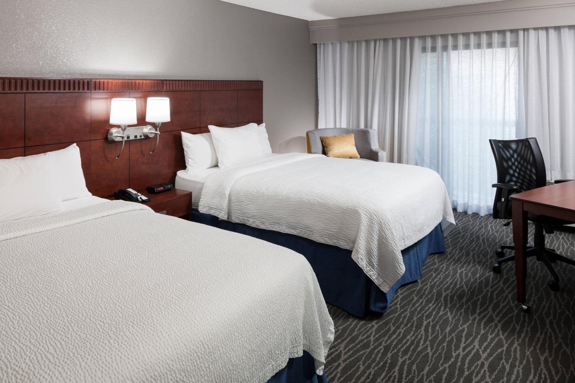 Courtyard By Marriott Waco Hotel Exterior photo