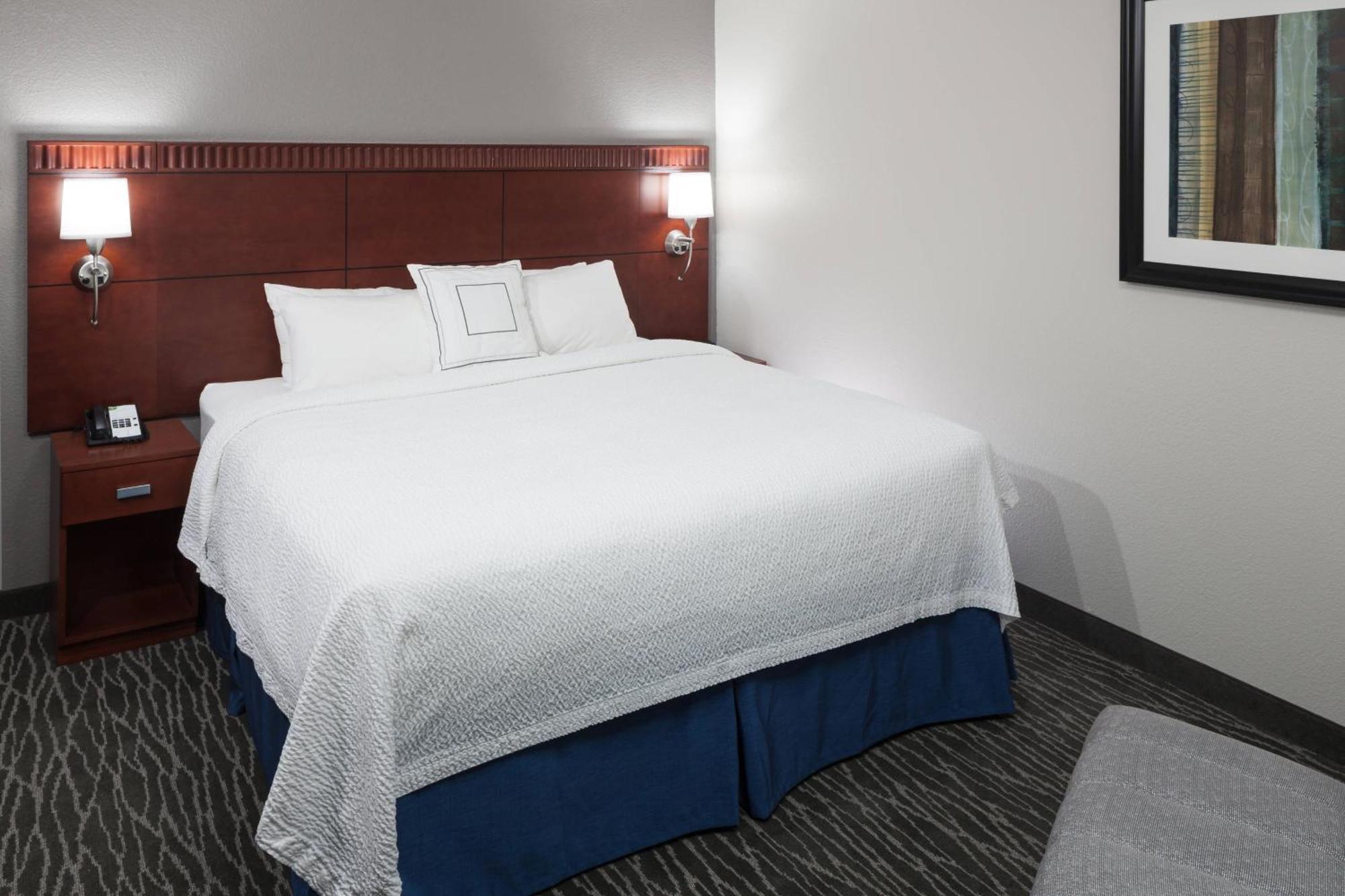 Courtyard By Marriott Waco Hotel Exterior photo