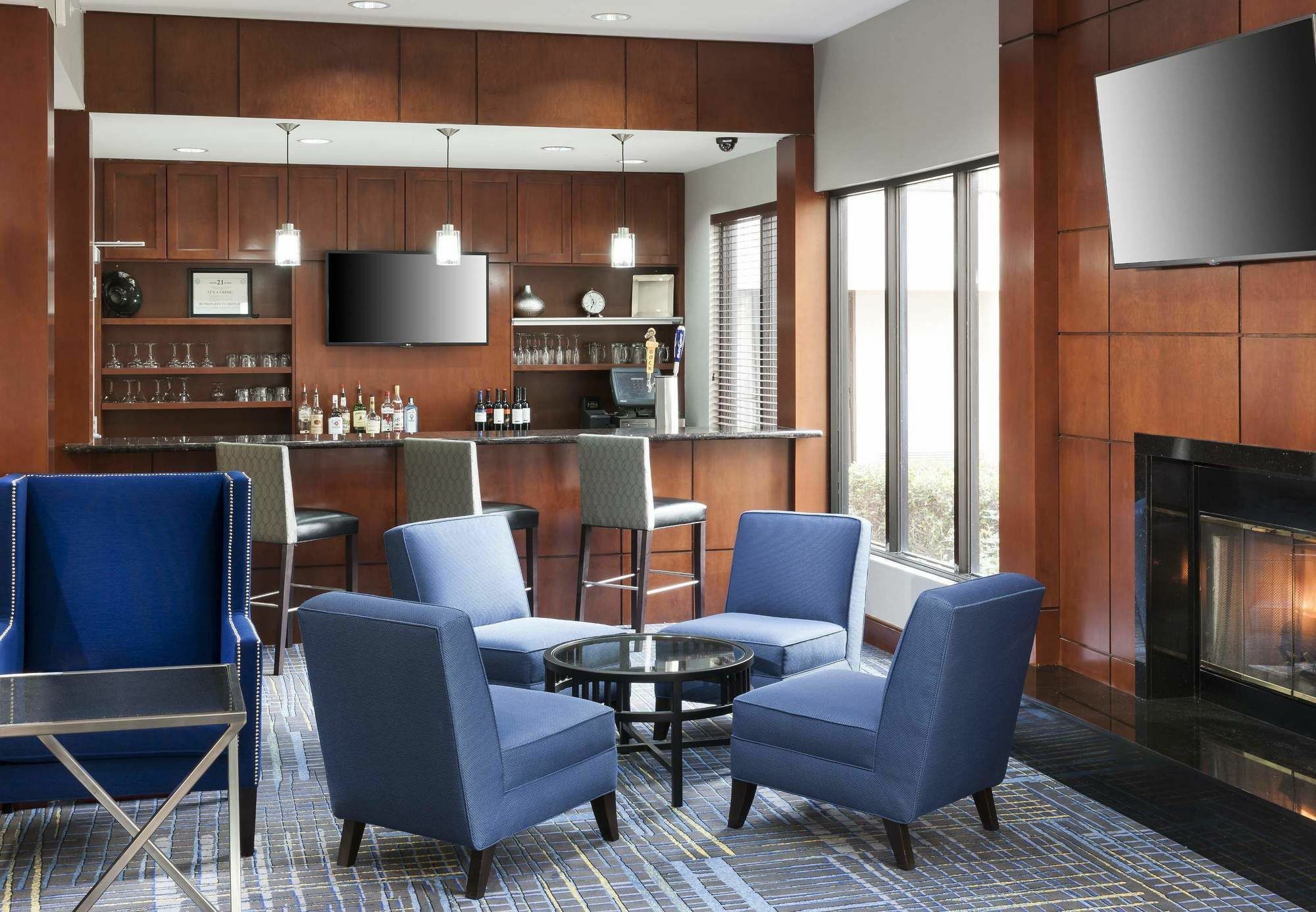 Courtyard By Marriott Waco Hotel Exterior photo