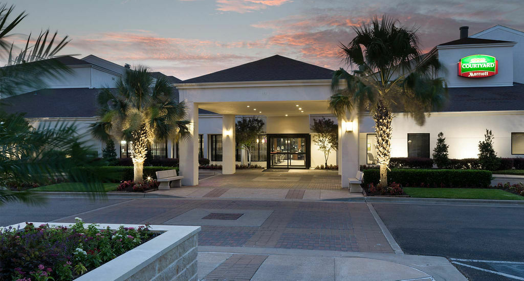 Courtyard By Marriott Waco Hotel Exterior photo